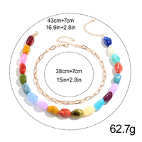 Collier en acrylique tendance à double design irrégulier, motif marbre rétro coloré, chaîne de cou en forme d'os, vente chaude
