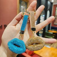 Porte-clés brillant en forme de lèvres avec diamants, breloque en cuir incrustée de strass, pour sacs à main femme, décoration, cadeau Saint-Valentin ou anniversaire