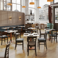 Meubles de café, de restaurant et de salon modernes, canapé en cuir gris en forme de L, tables carrées en marbre et ensemble de chaises en bois