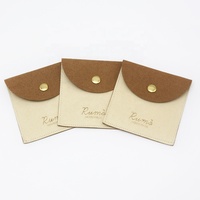 Emballage de bijoux personnalisé, sac à poussière avec bouton en métal, petite enveloppe matelassée en microfibre, boucle d'oreille, collier, emballage de bijoux, pochette