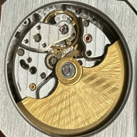 Montre mécanique personnalisée à cadran carré vert, mouvement haut de gamme 330, ponts gravés, équilibre à ressort libre, diamètre 45 mm
