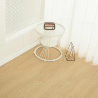 Revêtement de sol SPC écologique sans formaldéhyde, résistant à l'usure, surface antidérapante, imperméable, design imitation bois pour bureaux et hôpitaux
