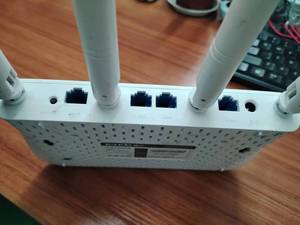 Router <span class=keywords><strong>Tenda</strong></span> Usado Wifi 300mbps 2.4GHz 4*5dBi Router Wifi Inglés Router Usado <span class=keywords><strong>Tenda</strong></span> <span class=keywords><strong>F6</strong></span> - Product Image 3