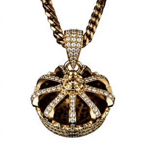 Collier pendentif couronne pour homme plaqué or 10 carats avec chaîne à maillons en cristal - Bijou tendance pour cadeau - Product Image 4