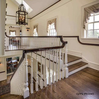 Poteaux de balustrade en bois massif modernes pour intérieur, sur mesure, OEM/ODM, forme personnalisable, fixation par boulons, pour l'intégration.
