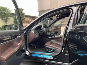 <span class=keywords><strong>BMW</strong></span> <span class=keywords><strong>740</strong></span> Premium <span class=keywords><strong>2020</strong></span> d'occasion, empattement long, cuir Nappa, toit ouvrant panoramique, Bluetooth, conduite à gauche, berline automatique, intérieur foncé, jantes R18 - Product Image 4