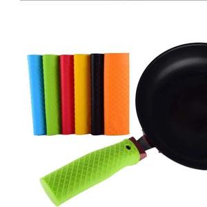 Silicone <span class=keywords><strong>Pot</strong></span> Handle Mitts Calor Isolado Panelas Peças para ferro fundido Panelas Eco-Friendly Food Grade Forno Seguro - Product Image 5