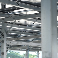 Système de montage solaire BIPV revêtu de Zn-Al-Mg sans soudure, résistant aux typhons, support modulaire préfabriqué pour panneaux solaires
