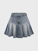 Jupe courte plissée en jean délavé vintage pour femme avec poches cargo, ceinture ajustable et taille haute