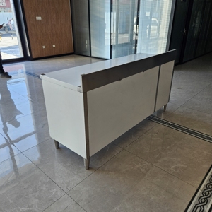 Table de cuisine commerciale à 3 tiroirs en acier inoxydable, armoire de comptoir certifiée NSF, résistante à la corrosion, capacité robuste pour la cuisine - Product Image 5