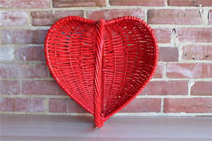 Panier de <span class=keywords><strong>rangement</strong></span> en forme de cœur, petit panier rouge OEM pour fleurs et fruits, benne à cadeaux en <span class=keywords><strong>osier</strong></span> tissé avec poignée, vente en gros, 10 pièces - Product Image 4