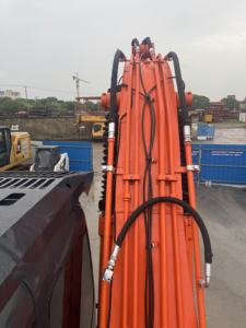 Excavatrice Hitachi ZX200-3G d'occasion de bonne qualité, 20 tonnes, faible nombre d'heures, moteur, boîte de vitesses, pompe, roulement et PLC bien entretenus - Product Image 3