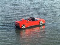 Nouveau modèle de jet ski de luxe, supercar à grande vitesse, embarcation personnelle pour sports nautiques sur lac et mer