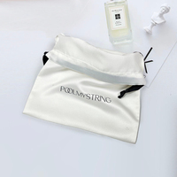 Petite pochette en satin avec cordon de serrage, personnalisable avec logo en or, réutilisable, pour cadeau de mariage, rangement, protection contre la poussière