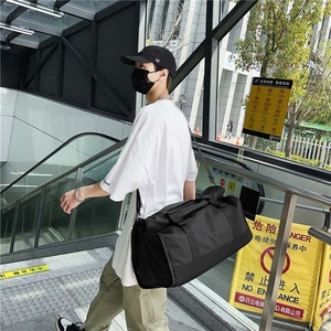 Sac de voyage en polyester bleu 35L avec fermeture éclair, bandoulière réglable et compartiment séparé pour chaussures, idéal pour les voyages et la salle de sport - Product Image 5