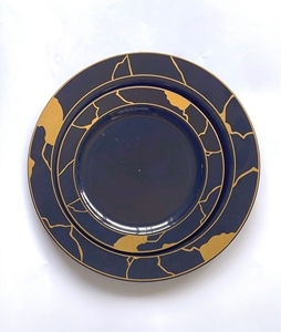 ชุดอาหารเย็นพลาสติกสีดำและสีทองชุดจานที่มีเครื่องเงินพลาสติกส้อมช้อนมีดถ้วยและผ้าเช็ดปาก - Product Image 5