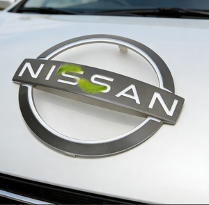 62890-6TA0A カスタムロゴ 光沢のある高級クロムメッキABS製車エンブレム 中空バッジ 日産車体ステッカー 再利用可能 - Product Image 6