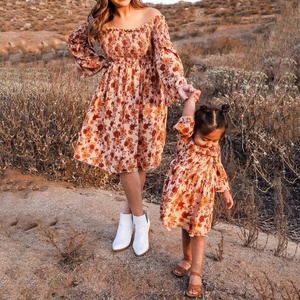 Matching Dress Flower Design Mom and Daughter <strong>Outfit</strong> Wholesale Custom <strong>Mini</strong> <strong>Me</strong> Family Gift Box Private Label Girl Dress Printed - Product Image 2