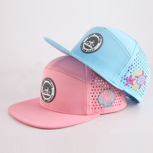 قبعة سناب باك مخصصة بتصميم خاص وشعارك الخاص، قبعة رياضية بـ 7 ألواح وحافة مسطحة، مصنوعة من البوليستر عالي الجودة للجنسين - Product Image 1