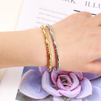 Bracelet Étoilé de Luxe en Acier Titane pour Femme, Jonc en Acier Inoxydable Électroplaqué Anti-ternissement, Bijoux Tendance INS