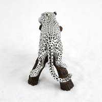 Figurine de léopard argenté, sculpture de faune sauvage avec base en bois pour la décoration de la maison et du bureau