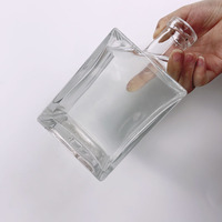Vente en gros de bouteilles carrées personnalisées en verre 500ml 700ml 750ml Gin Spirit Whisky Vodka Bouteilles d'alcool en verre