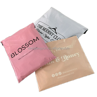 Enveloppes d'emballage de vêtements en poly noir or avec logo imprimé personnalisé enveloppes d'expédition sac d'expédition de courrier en plastique