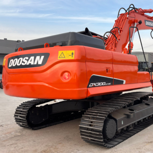 Excavatrice sur chenilles d'occasion personnalisée Doosan DX300LC-9C - Product Image 1