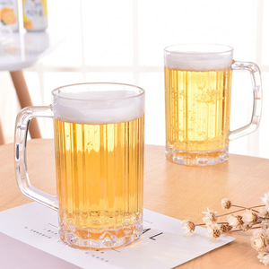 Tasse à bière en plastique transparent incassable personnalisée 500 ml <span class=keywords><strong>verre</strong></span> à bière avec poignée pour fête bar mariage - Product Image 1