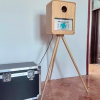Cabina de Fotos para Fiestas GT, Cámara SLR Compatible con iPads y Smartphones, Conexión Wi-Fi/Bluetooth, Construcción de Aluminio, Impresión Instantánea, 15.6 Pulgadas, 8