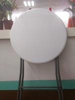 Tables hautes rondes d'extérieur en plastique HDPE de 80 cm, tables hautes pliantes pour cocktails