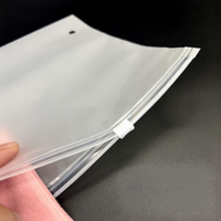Emballage plastique givré épais transparent en PE sur mesure avec fermeture éclair horizontale pour le rangement de chaussettes et vêtements (rétractable) - Vente en gros