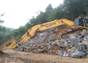 Excavatrice sur chenilles Shantui SE470LC-9 pour l'exploitation minière et la construction routière en Indonésie, Sumatra. - Product Image 3