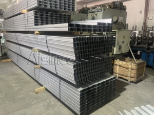 Système de montage au sol pour panneaux solaires en acier Zn-Mg-Al OEM ODM, rail en acier solaire <span class=keywords><strong>à</strong></span> profil en C |   AISINEE - Product Image 4