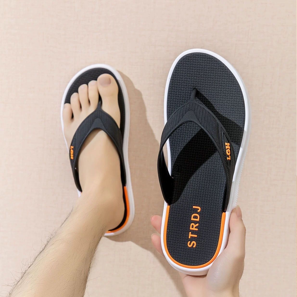 #01 (Black)