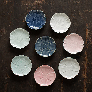 Assiette à fruits en céramique en forme de fleur, style simple en porcelaine, plat de service pour thé, collations et desserts, idéal pour les occasions de mariage - Product Image 4