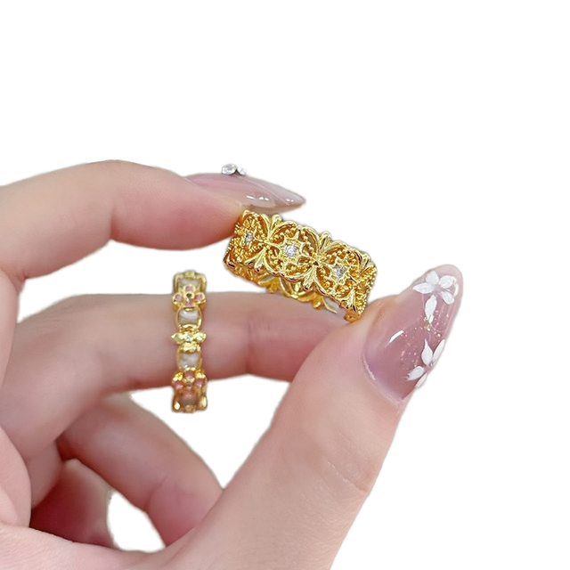 New Vintage Palace Style Floral Hollow 20K Gold Plated Brass Inlaid Zirconia Drip Enamel Adjustable Open Stackable Ring Women