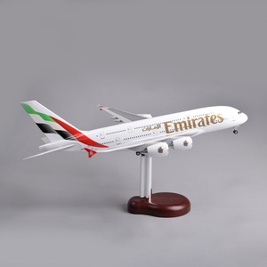 โมเดลเครื่องบินเรซิ่น <span class=keywords><strong>Emirates</strong></span> 47 ซม. <span class=keywords><strong>A380</strong></span> รุ่น LED ทำมือ ของขวัญธุรกิจสำหรับวันวาเลนไทน์ สไตล์ศิลปะ - Product Image 5