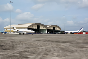 Hangar d'avions et immeuble de bureaux modernes en acier de grande qualité, usine à haute efficacité, conception personnalisée, production rapide, délai de livraison court - Product Image 2