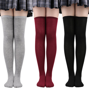 Calcetines hasta la rodilla de estilo japonés para mujer Diseño de rayas escolares occidentales de punto sin costuras - Product Image 4
