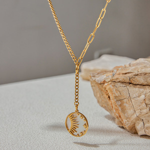 Collar con colgante temático con incrustaciones de estrella y sol en nácar, cadena dorada para mujer, regalo de joyería. - Product Image 2