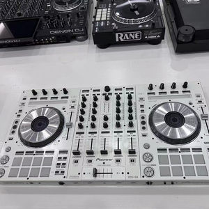Controlador Digital <span class=keywords><strong>Pioneer</strong></span> DDJ-SX Ddjsx Blanco de Cuatro Canales para Serato <span class=keywords><strong>DJ</strong></span> <span class=keywords><strong>Pro</strong></span> - Product Image 1