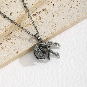Pendentif créatif ange et diable en alliage de zinc argenté et noir, collier à la mode pour femmes, bijoux cadeau - Product Image 2