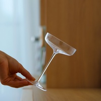 Verre à cocktail martini en cristal transparent ultra-fin, minimaliste, moderne, simple, en forme de papillon, pour bar, 201-300 ml