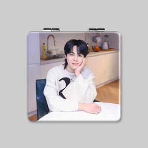 Оптовая продажа, KPOP Idol Bangtan Boys Jimin, двустороннее квадратное складное портативное зеркало для макияжа - Product Image 6