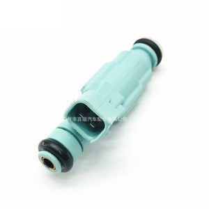 Injecteur de carburant Hyundai Kia 35310-2E200, pièce de rechange en plastique pour véhicules de moyenne et grande capacité - Product Image 1