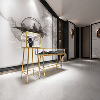 Présentoir à bijoux moderne en métal, vitrine sur pied haute en verre, table de présentation de bijoux pour magasin de détail avec éclairage LED