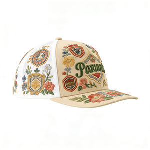 قبعة تراكر مطرزة بنقوش زهور ملونة |   قبعة شبكية بيج اللون مع نقوش شارات |   قبعة سناب باك قابلة للتعديل - Product Image 2