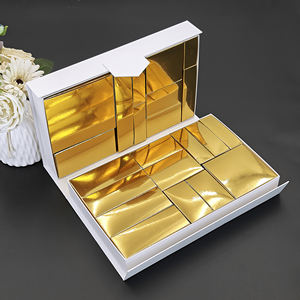 Venta al por mayor de fábrica, caja de calendario de <span class=keywords><strong>Adviento</strong></span>, logotipo en relieve personalizado, impresión texturizada, caja de regalo blanca para embalaje de regalo, reutilizable - Product Image 1