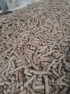 Granulés de bois bon marché de meilleure qualité chauffant 4000 Kcal jusqu'à granulés de bois dur à faible teneur en cendres - Product Image 5